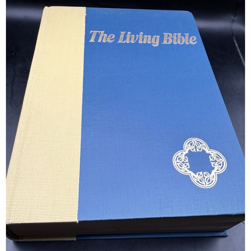 The Living Bible Holman Illustrated Edition 1973 Paraphrased 550 Illustrations